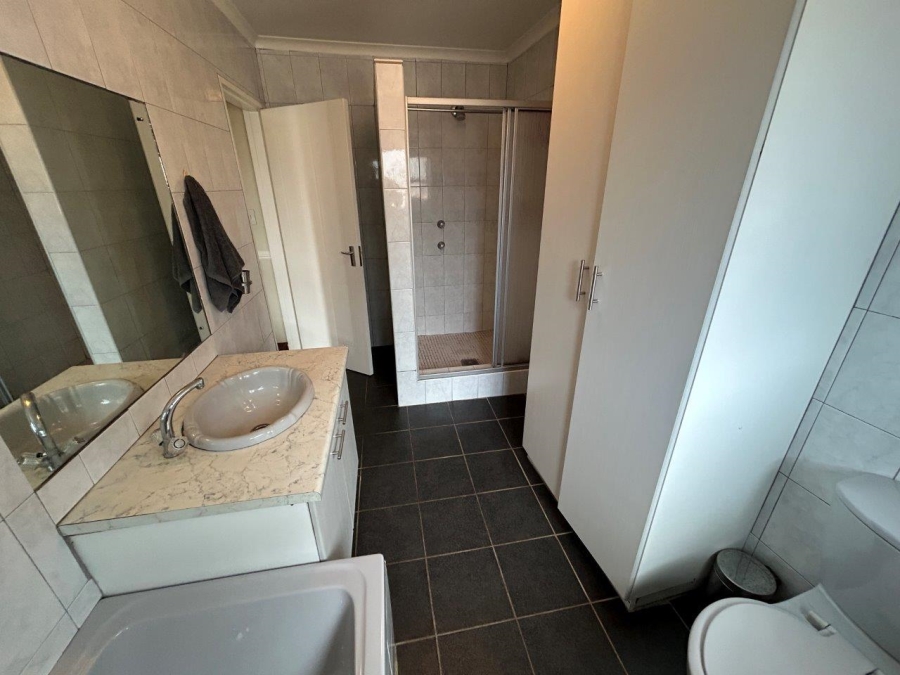 6 Bedroom Property for Sale in Wavecrest Eastern Cape